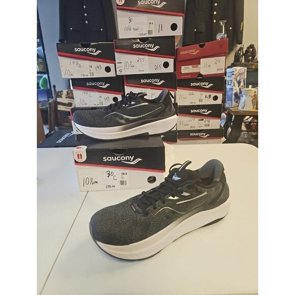 Men’s Size 14D- Saucony Echelon Size 10.5 M Black White S20765-10 New